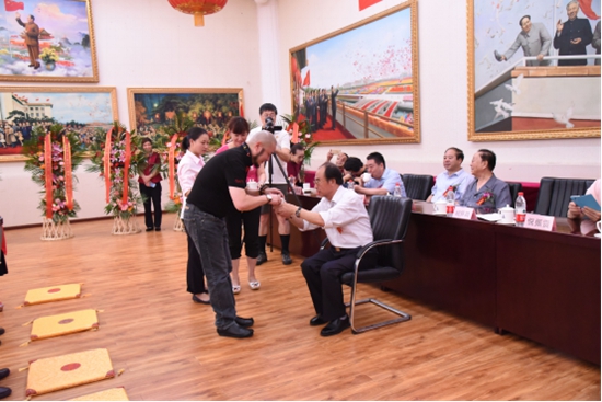 纪怀昌先生第四批收徒仪式在京隆重举行
