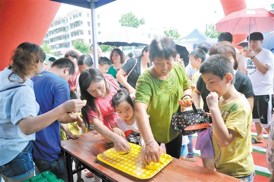 今年7月，罗坑镇成功举办第二届罗坑芒果节暨乡村旅游推介会，活动首日就吸引5万多市民游客到罗坑参与乡村旅游。