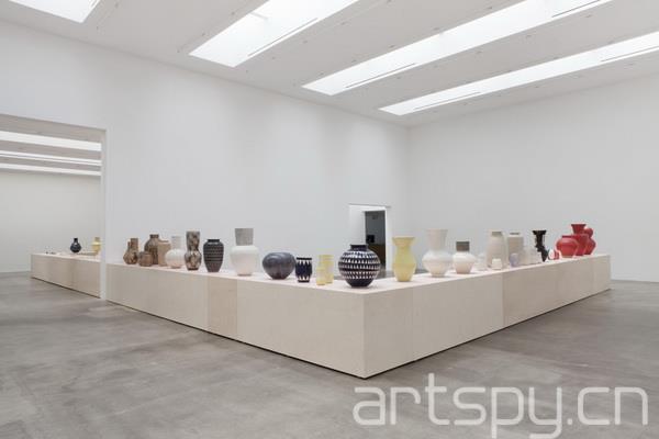 日本艺术家Shio Kusaka作品展日前在洛杉矶Blum & Poe画廊举行