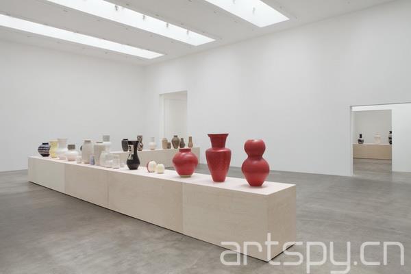 日本艺术家Shio Kusaka作品展日前在洛杉矶Blum & Poe画廊举行