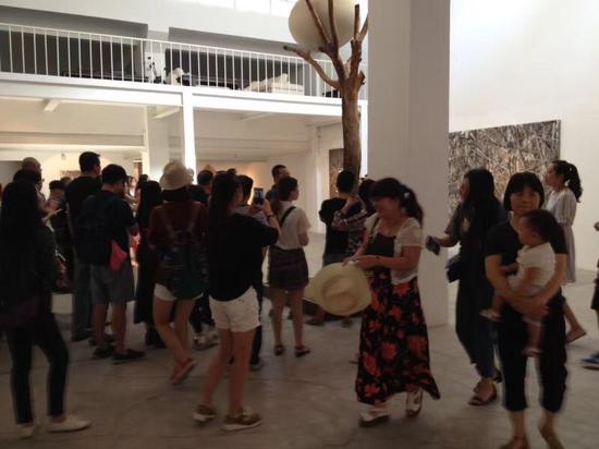 线象现象|“交织的丛林”朱维彬个人画展开幕
