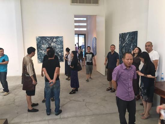 线象现象|“交织的丛林”朱维彬个人画展开幕