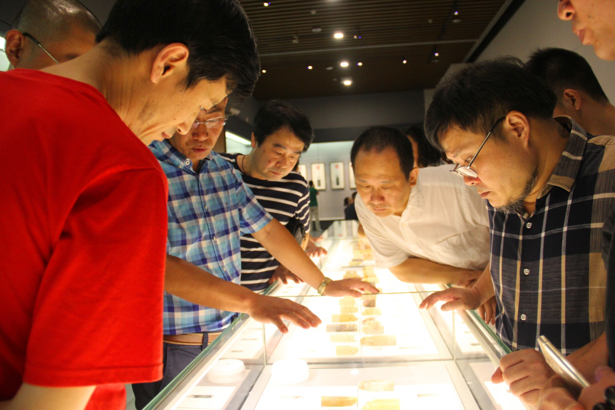 龙庄讲寺“方寸皆菩提”佛印篆刻作品展开幕