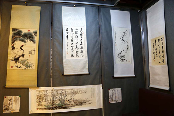 马芳红油画展暨余安青、李佩书画珍藏展在乌鲁木齐举行(图)