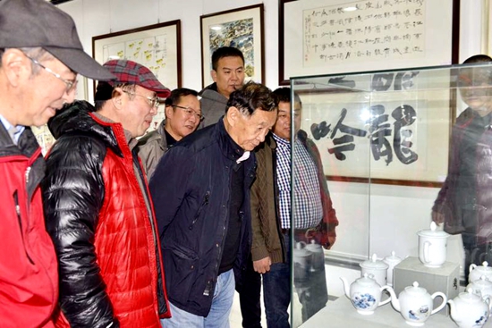 流光溢彩•盛世华章——元惺华奎摄影书画联展在青岛举行