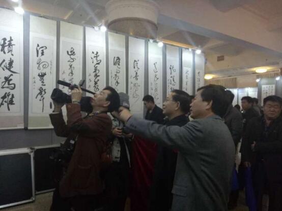 泼洒翰墨人生 展现剑兰情怀——“翰墨剑兰”书法展19日在京开