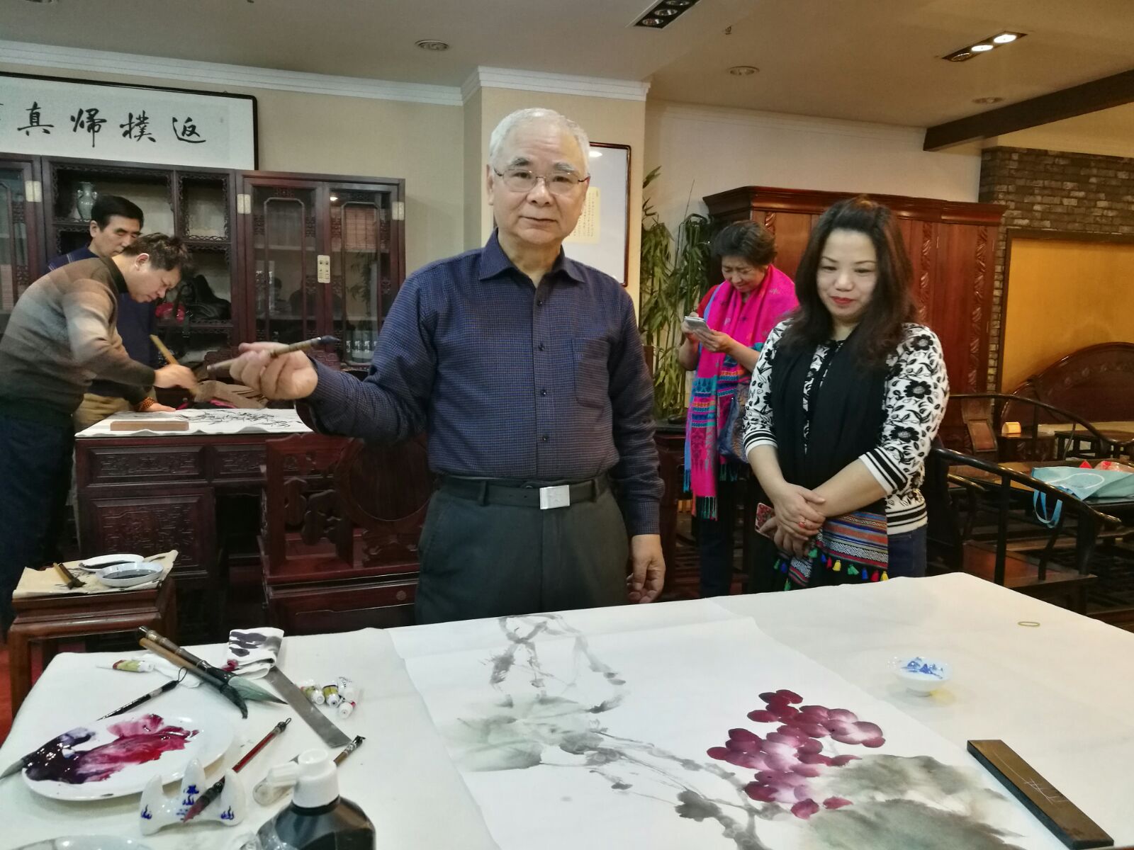 书画家迎新年联谊笔会在明月书画艺术馆举行