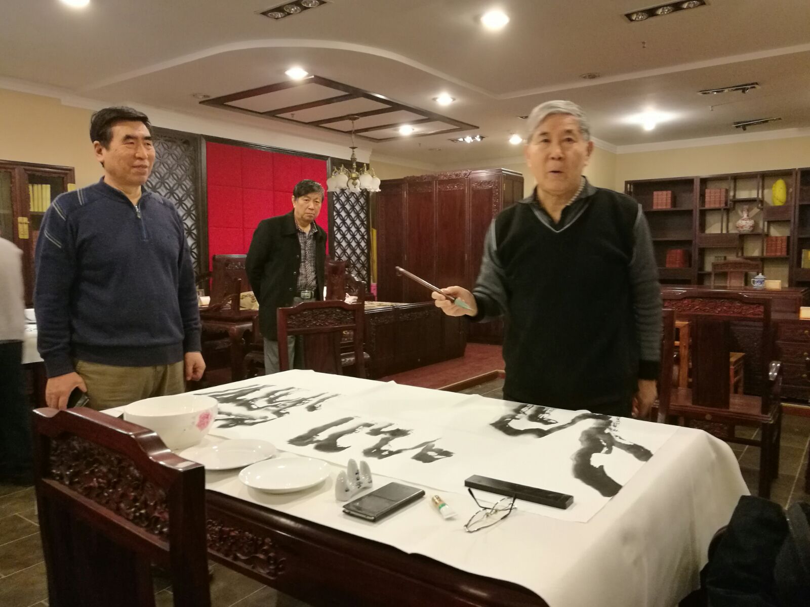 书画家迎新年联谊笔会在明月书画艺术馆举行
