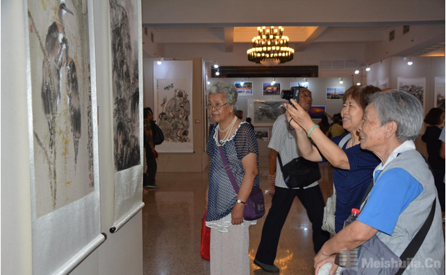 推动京津冀社区文化建设协同发展暨纪念建军90周年主题创作展览在民族文化宫拉开帷幕