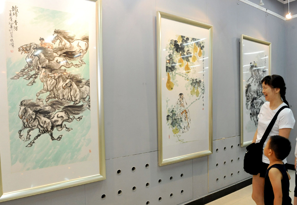 庆祝中国人民解放军九十周年 胡国伟中国画作品展在郑州举办