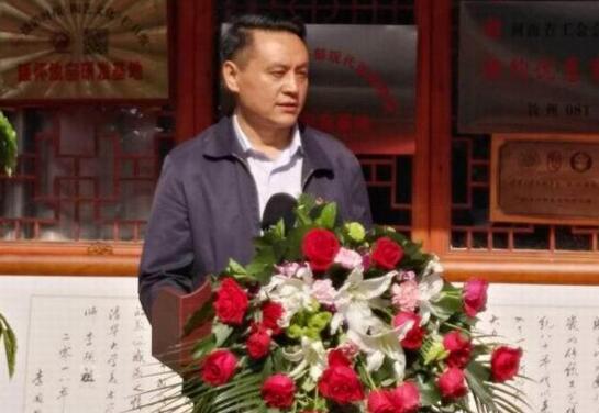 汝州烧出“活态瓷” 千年汝瓷走向健康新时代