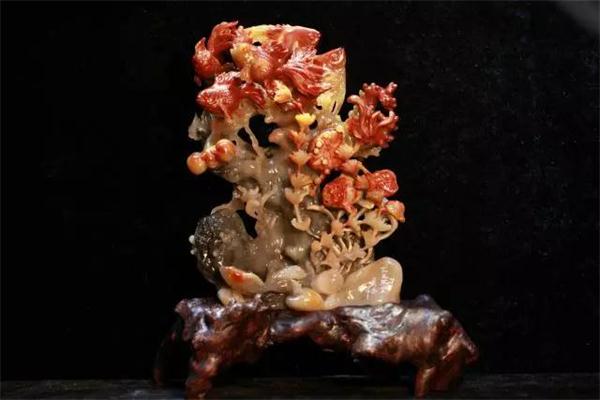 德艺双馨 点“石”成金，寿山石雕大家陈礼忠携佳作亮相前门华韵