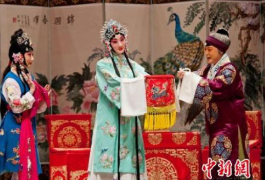 戏曲发展仍有难题待解：古老艺术如何继续前行？