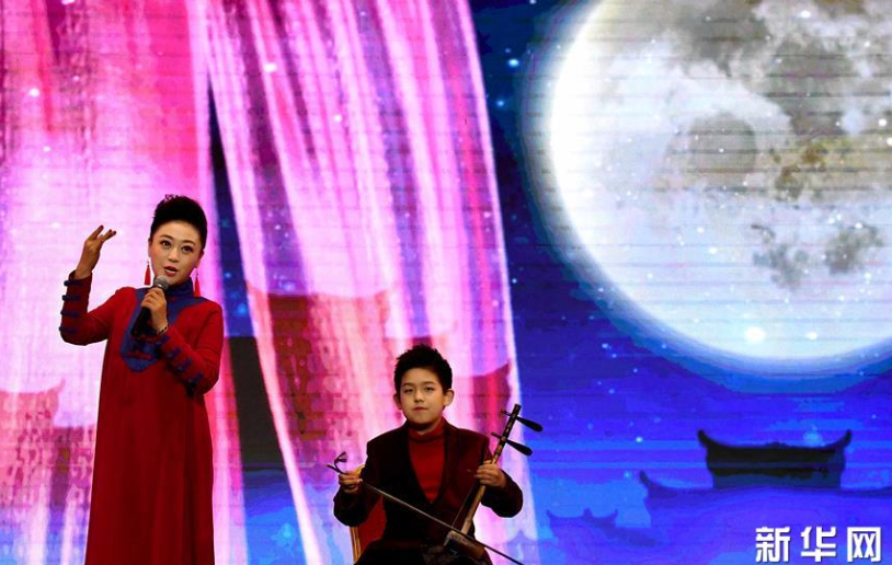 小手机上看大戏 网络戏曲盛会迎新年