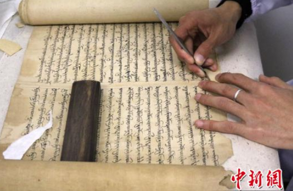 甘肃敦煌12件唐代藏文写经完成保护修复