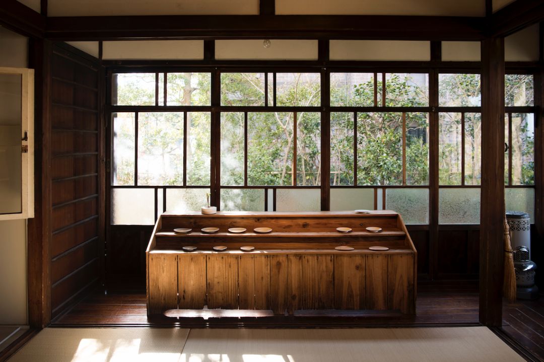 独家探访日本最美器物店，一年24场展览场场轰动