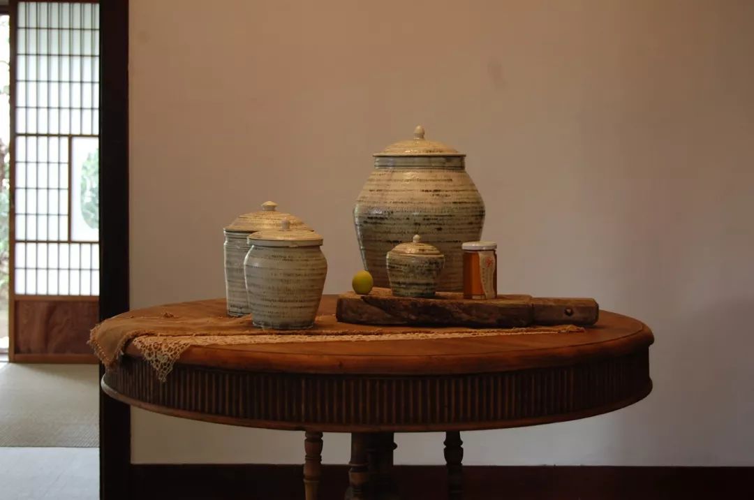 独家探访日本最美器物店，一年24场展览场场轰动