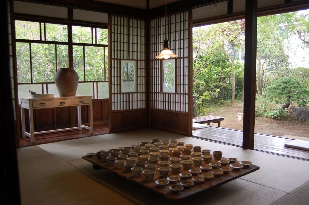 独家探访日本最美器物店，一年24场展览场场轰动