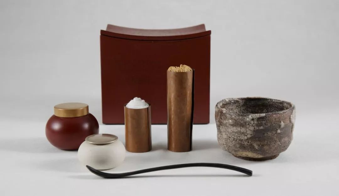独家探访日本最美器物店，一年24场展览场场轰动