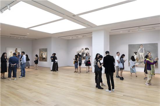 陈丹青新展亮相香港当代唐人：大幅画布上现场写生