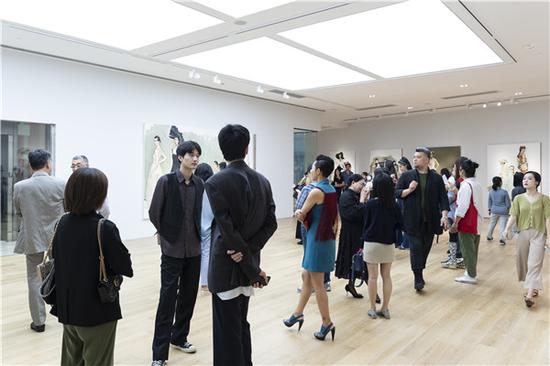 陈丹青新展亮相香港当代唐人:大幅画布上现场写生