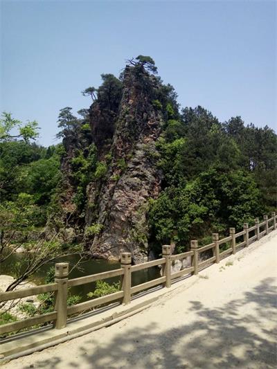 大别山红色文化书画写生创作基地揭牌仪式暨书画展在金寨县南溪镇花园村圆满举行