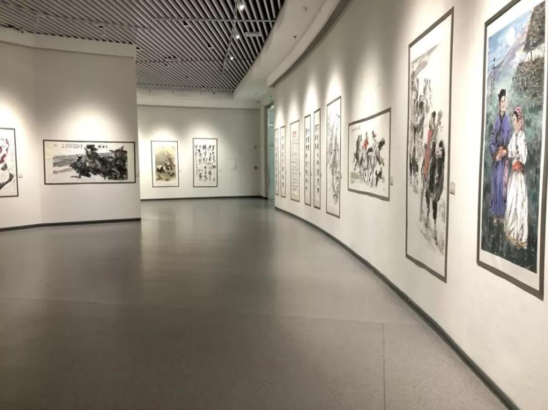 “庆建国七十周年 喜迎十四冬 天高云淡·中国艺术名家草原风情作品展”开幕